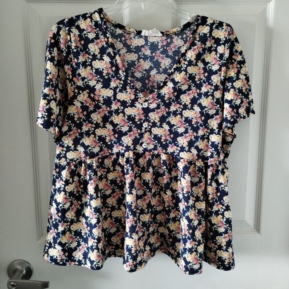 Full Circle Trends Floral Peplum Blouse Size M